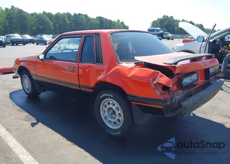 1985 Ford Mustang Lx z USA, uszkodzony, nr VIN 1FABP26A2FF154883